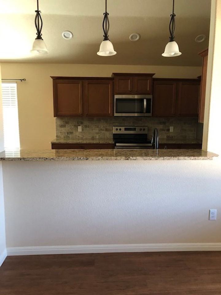 7420 Mountain View Rd - Photo 3 of 21