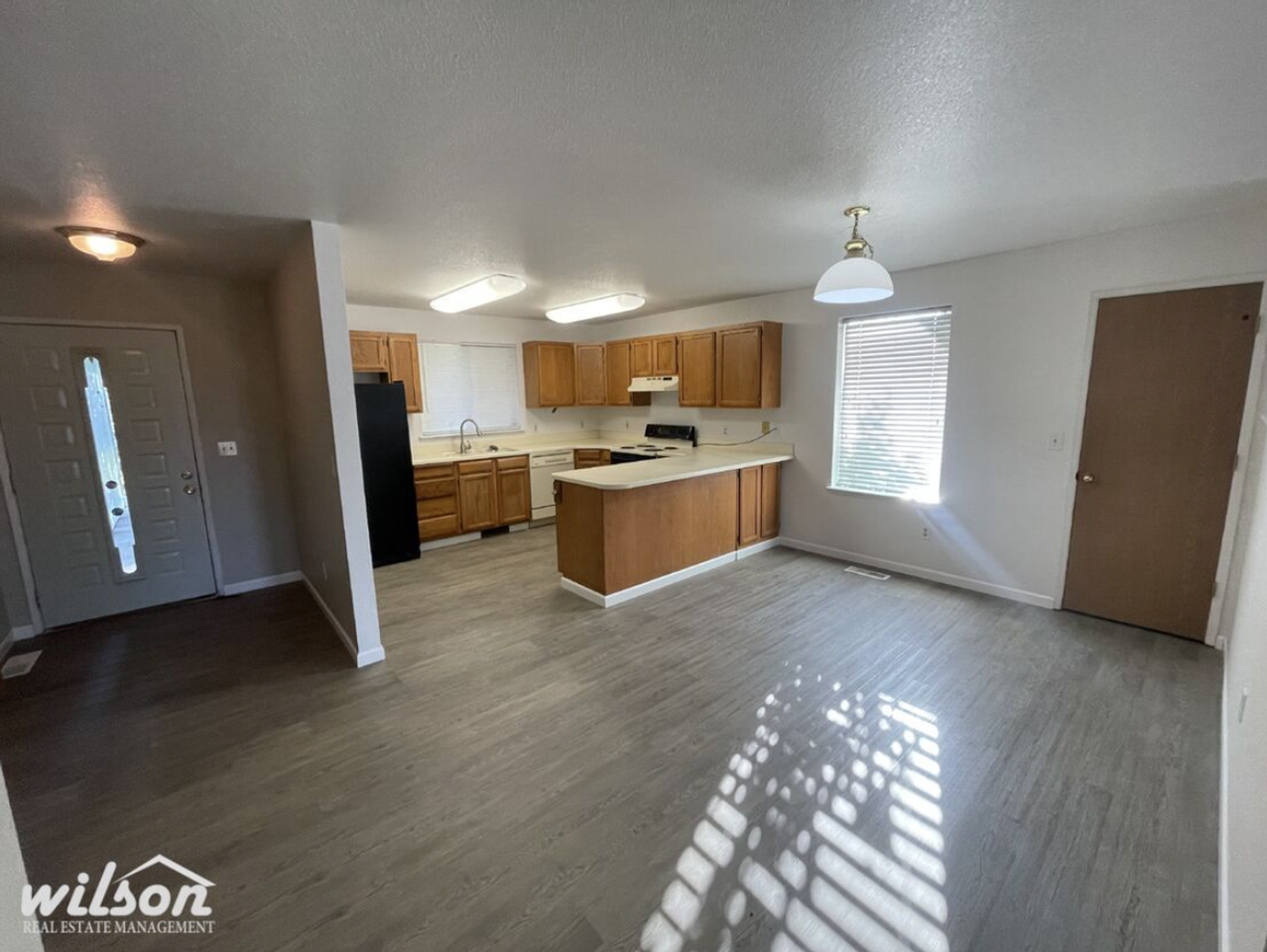 5606 Mount Clemens Way - Photo 2 of 18