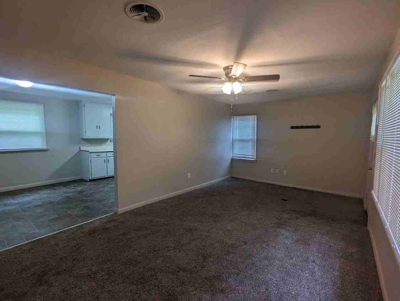 718 Locust St - Photo 3 of 13