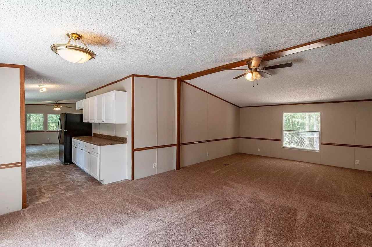 135 Angeline Circle Southeast - Photo 4 of 11