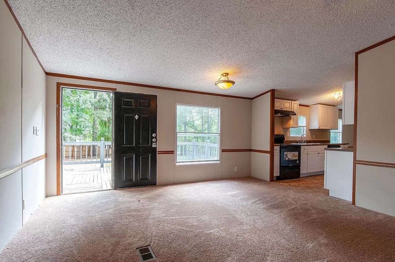 135 Angeline Circle Southeast - Photo 6 of 11