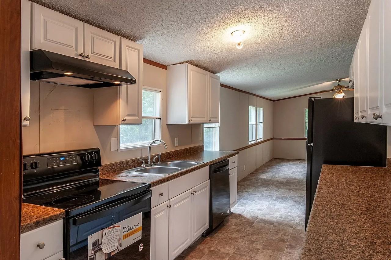 135 Angeline Circle Southeast - Photo 7 of 11