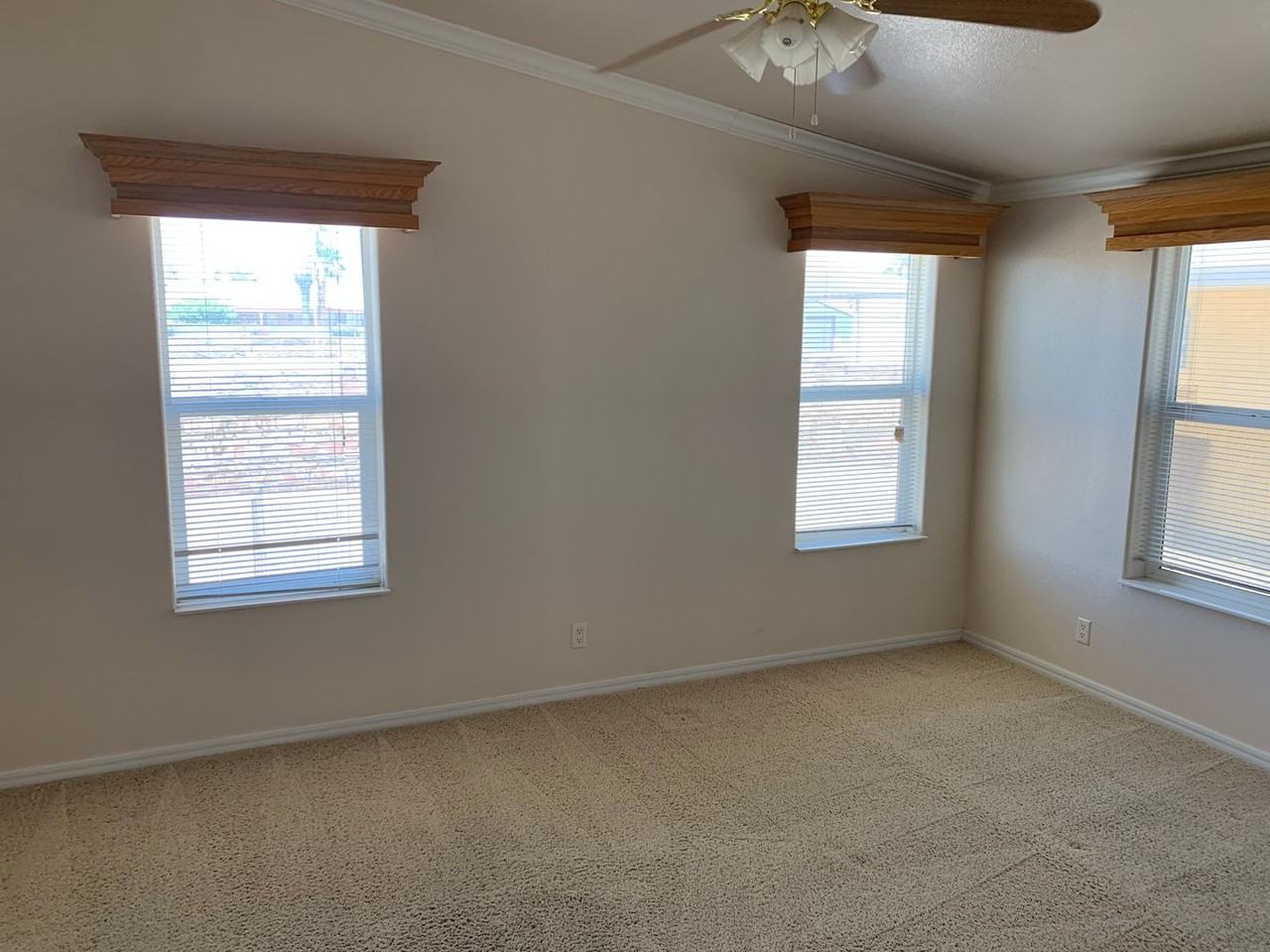 12614 E 35th St - Photo 3 of 6