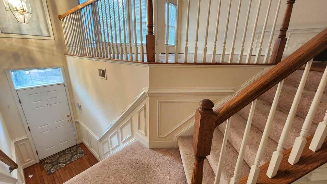 2540 Gadsby Pl - Photo 2 of 23