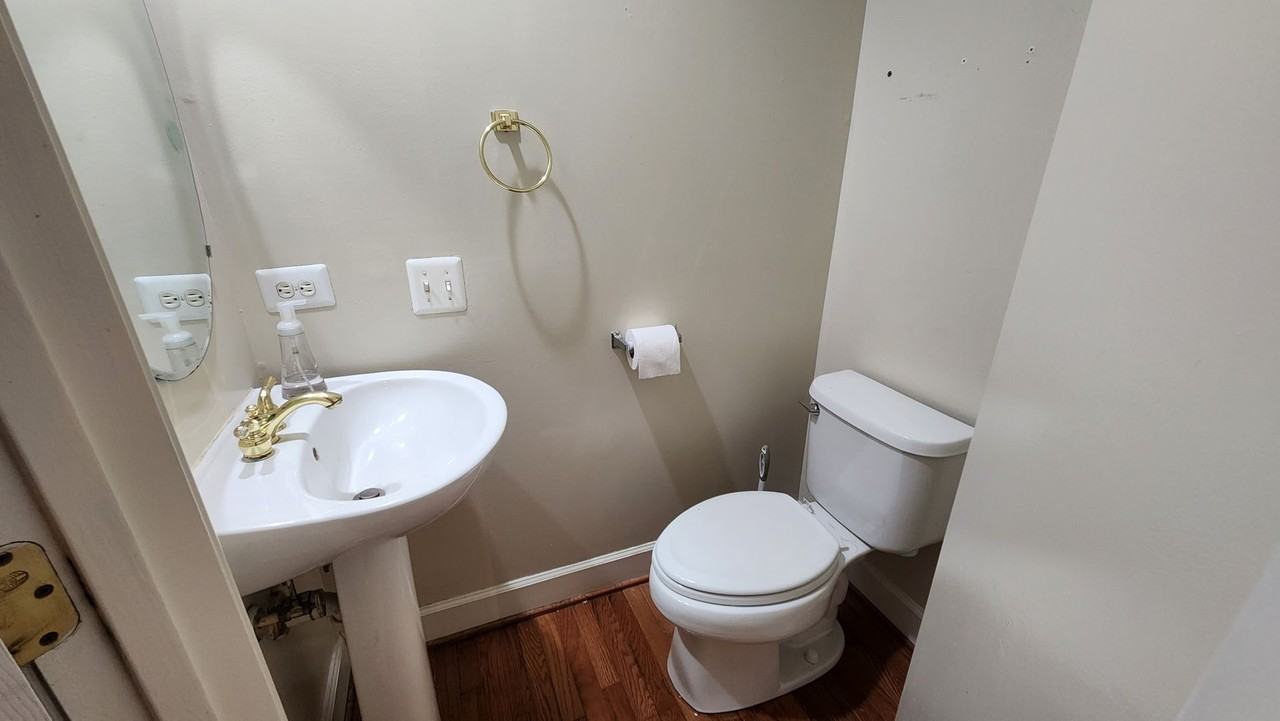 2540 Gadsby Pl - Photo 5 of 27