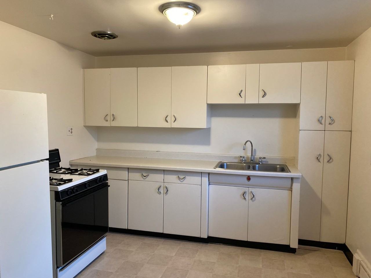 4610 Bryant Ave S - Photo 5 of 19