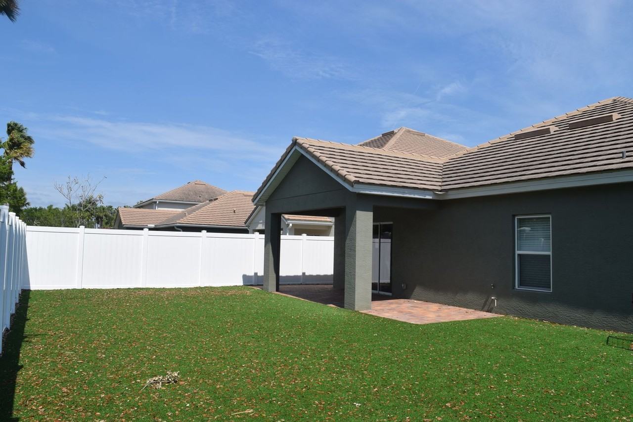 11674 Sw Rowena St - Photo 3 of 40