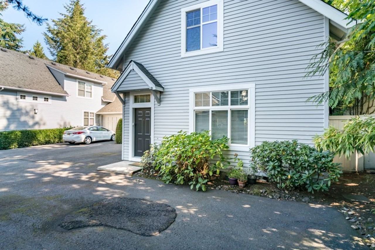 1588 Oak St - Photo 2 of 32