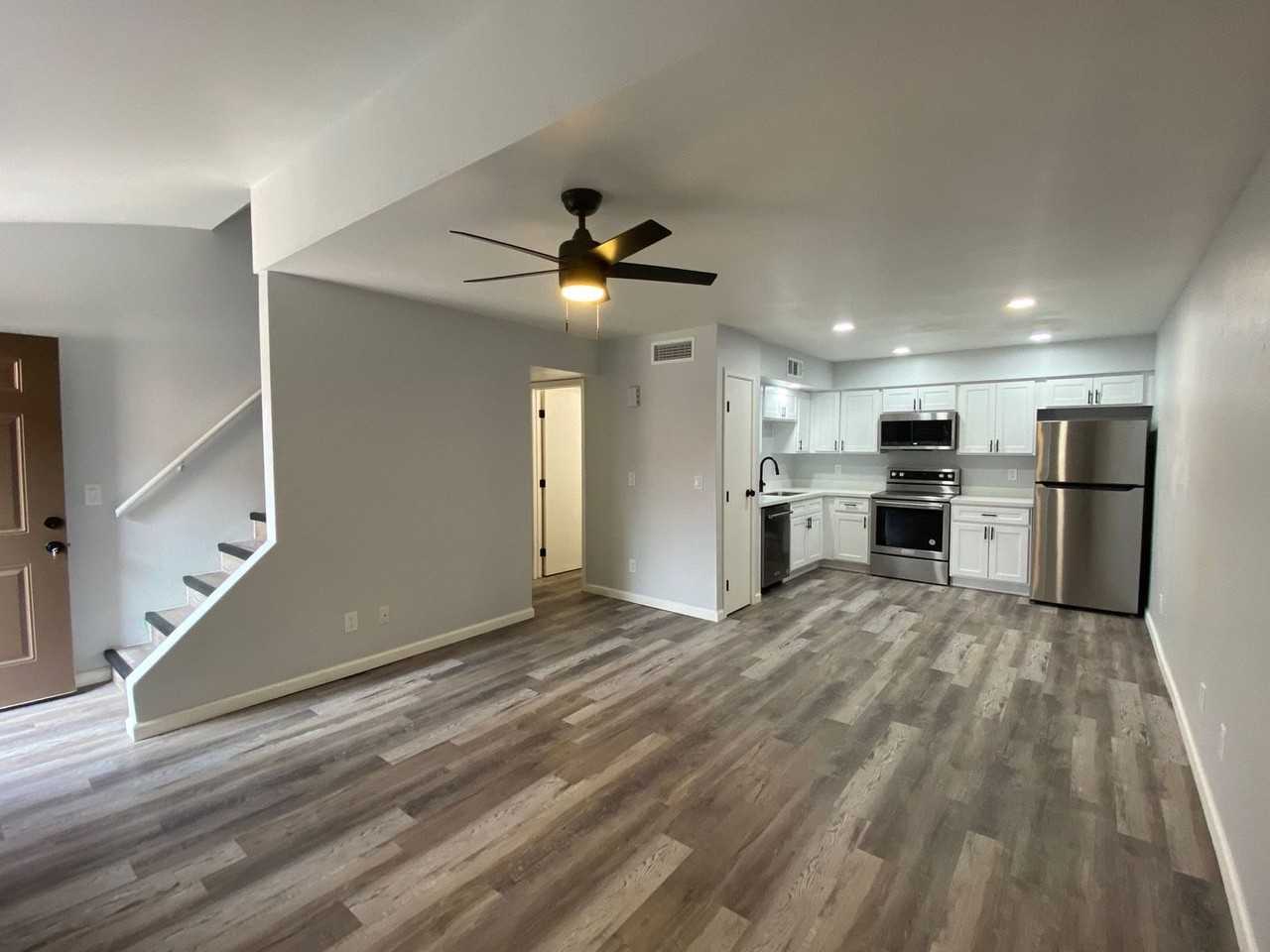 Quad on Greenway Apartments - Photo 2 of 19