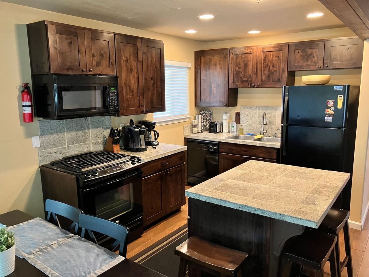 968 Tanglewood Dr - Photo 6 of 12