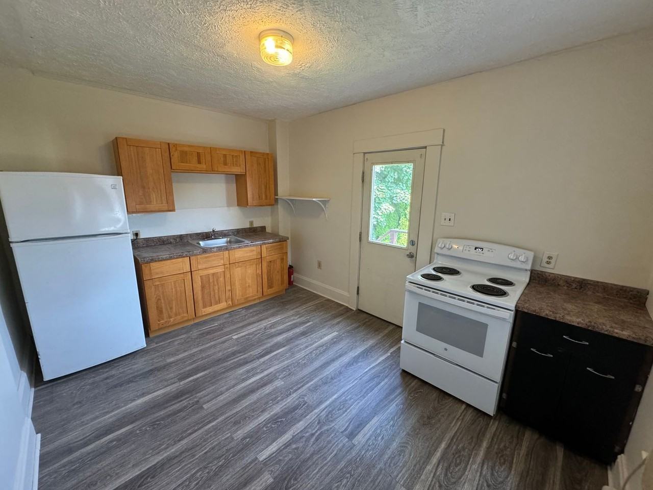 bla109 - Photo 2 of 10