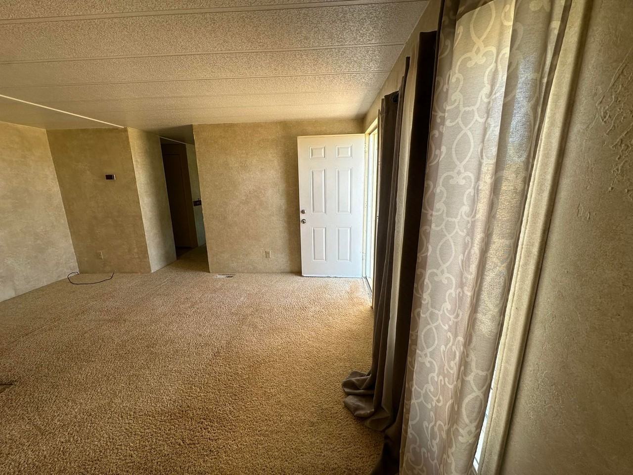 4241 W Inyokern Rd - Photo 3 of 18