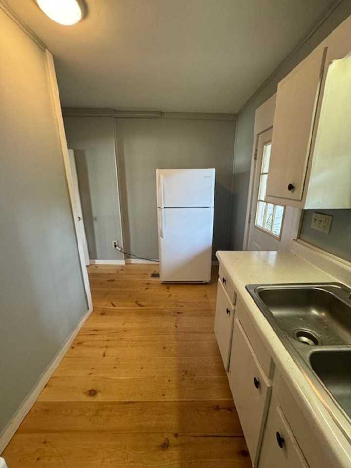 18 Maple St - Photo 3 of 9