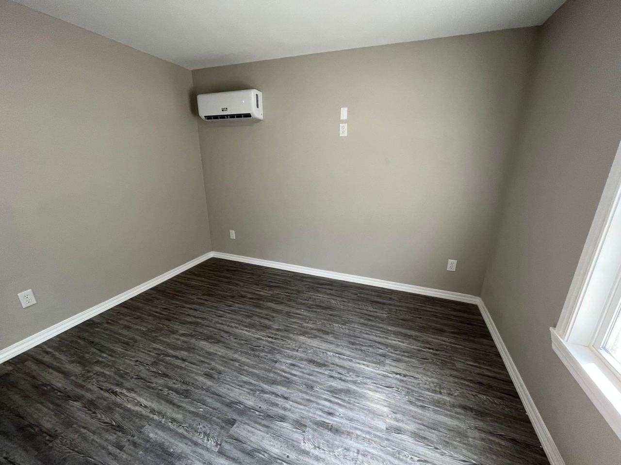 725 22nd Duplex - Photo 2 of 6