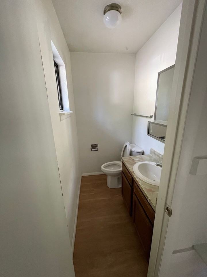 440 W 4th St - Photo 3 of 11