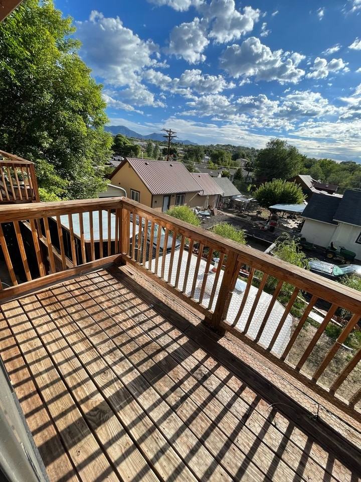 440 W 4th St - Photo 6 of 11