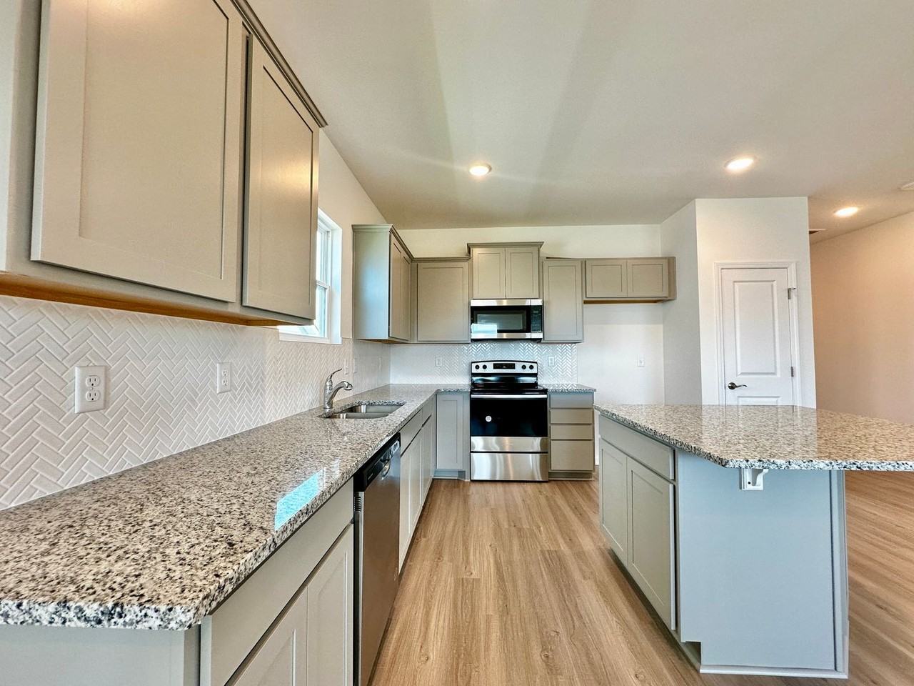 4187 Lively St - Photo 3 of 18
