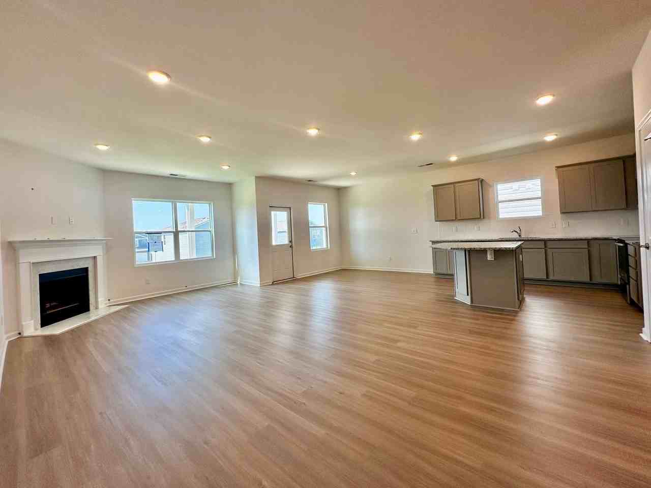 4187 Lively St - Photo 7 of 18