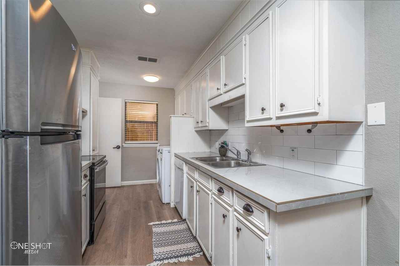 949 Kenwood Dr - Photo 7 of 35