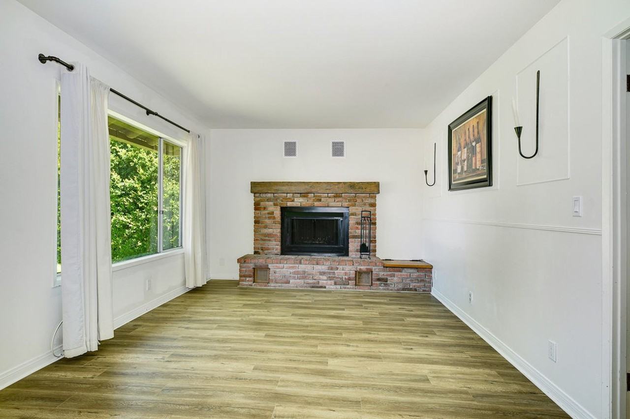 4721 Edgeware Rd - Photo 6 of 31