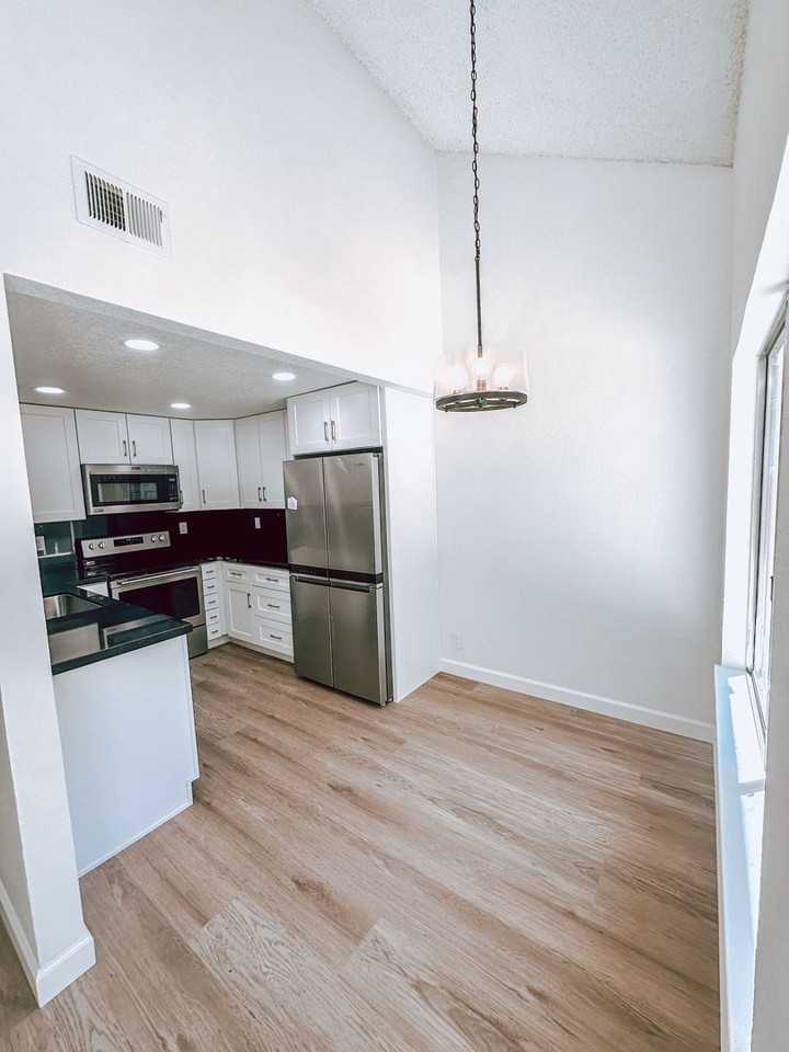 5420 Black Ave - Photo 2 of 12