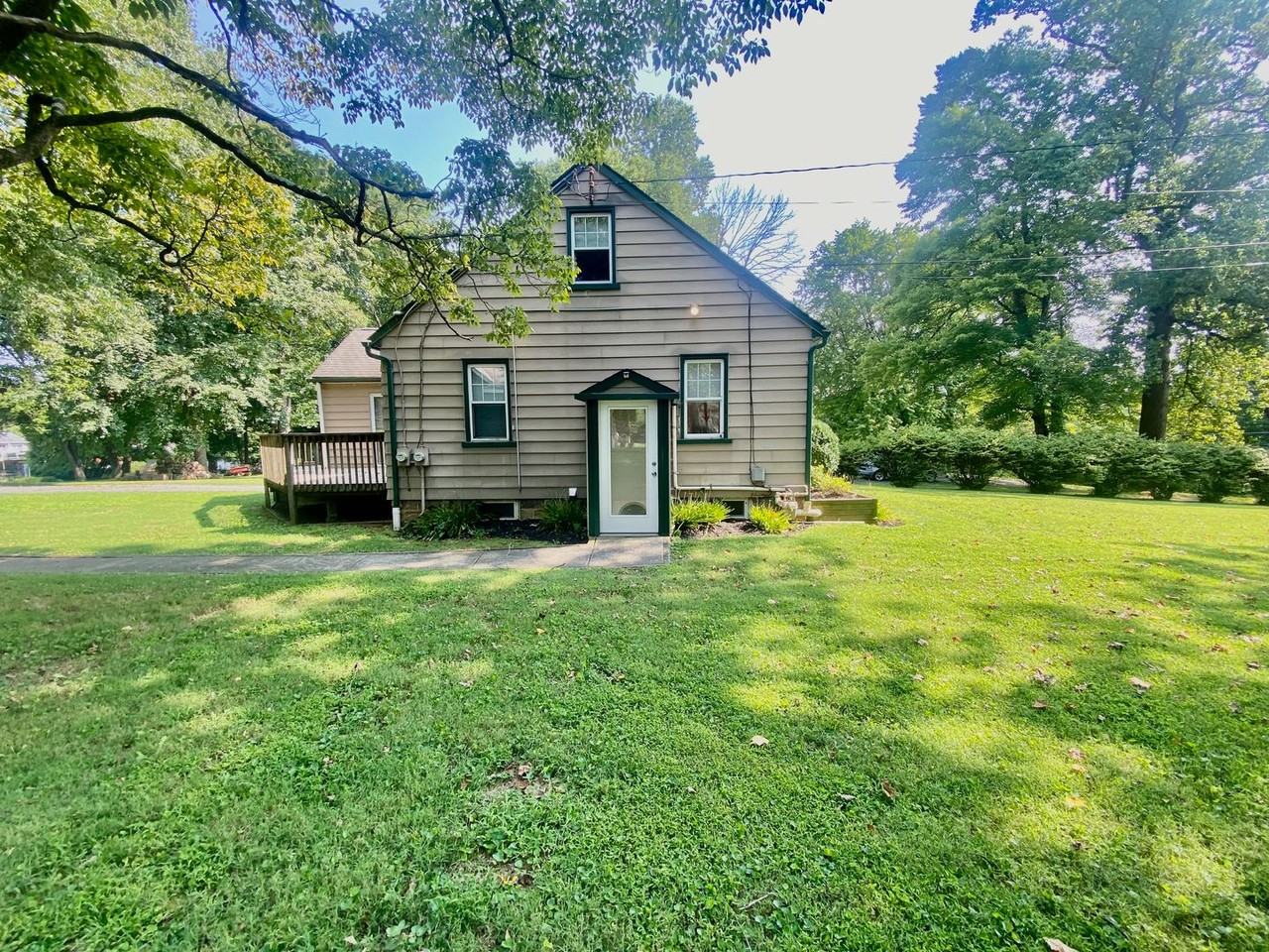 1650 Larkin Rd - Photo 3 of 50