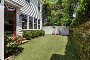 2 1/2 Larnes St - Photo 1 of 1