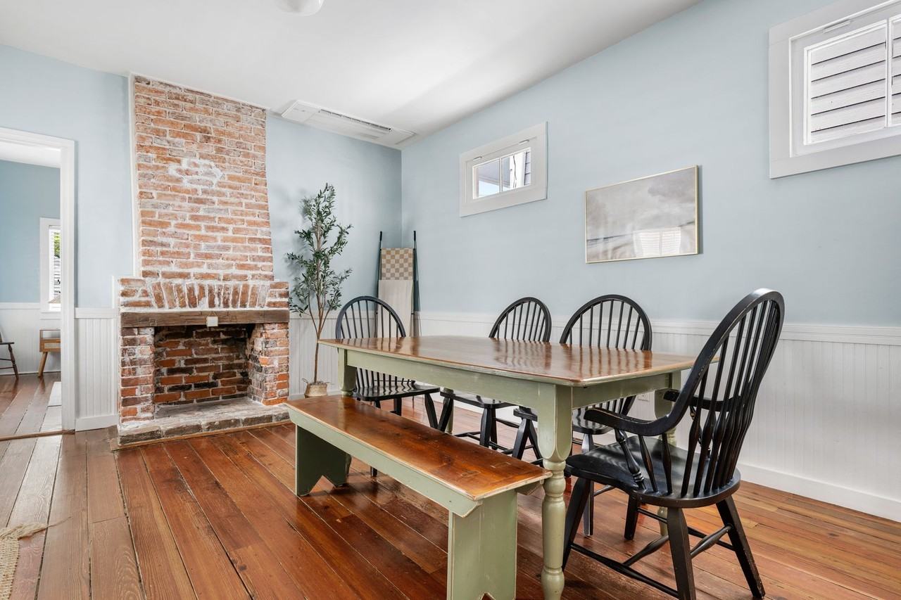 2 1/2 Larnes St - Photo 5 of 37