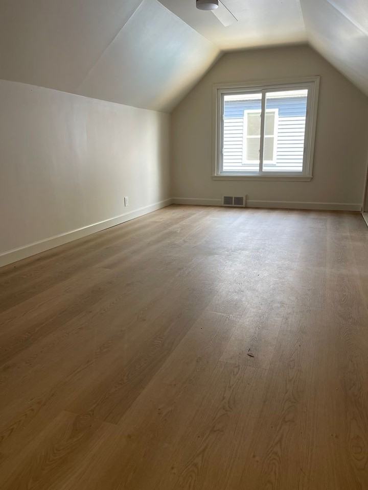 2446 Bacon Ave - Photo 5 of 11