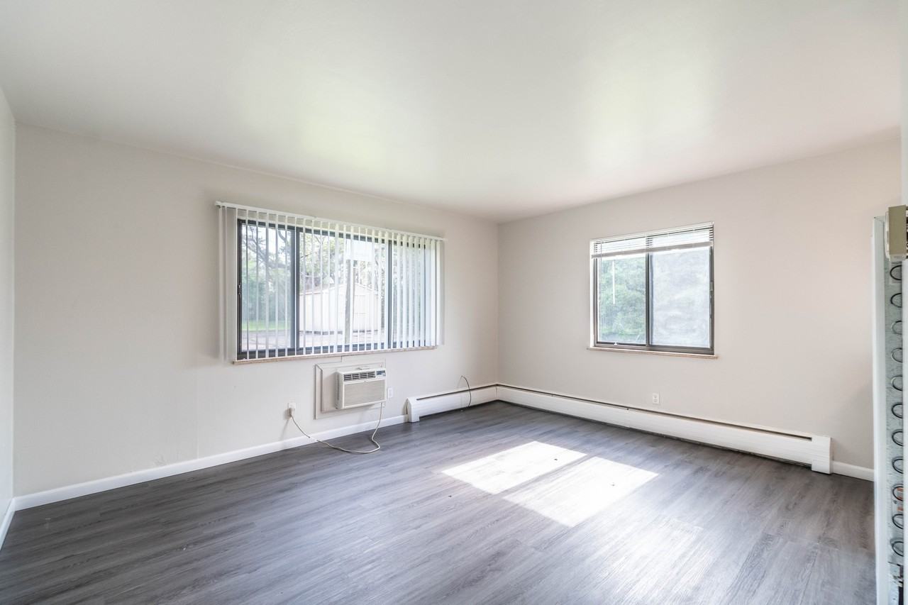 670-688 Miller Court - Photo 3 of 19