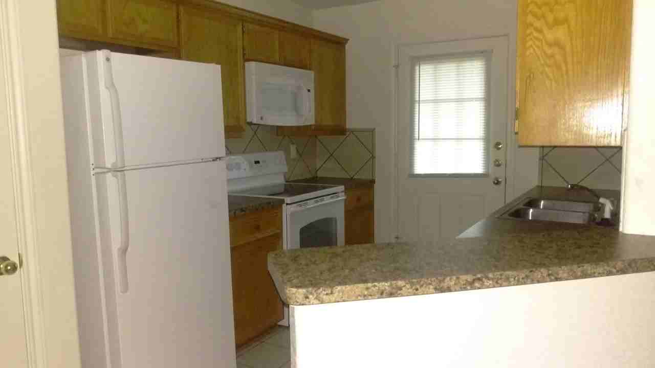 3209 Baldwin Loop - Photo 3 of 9