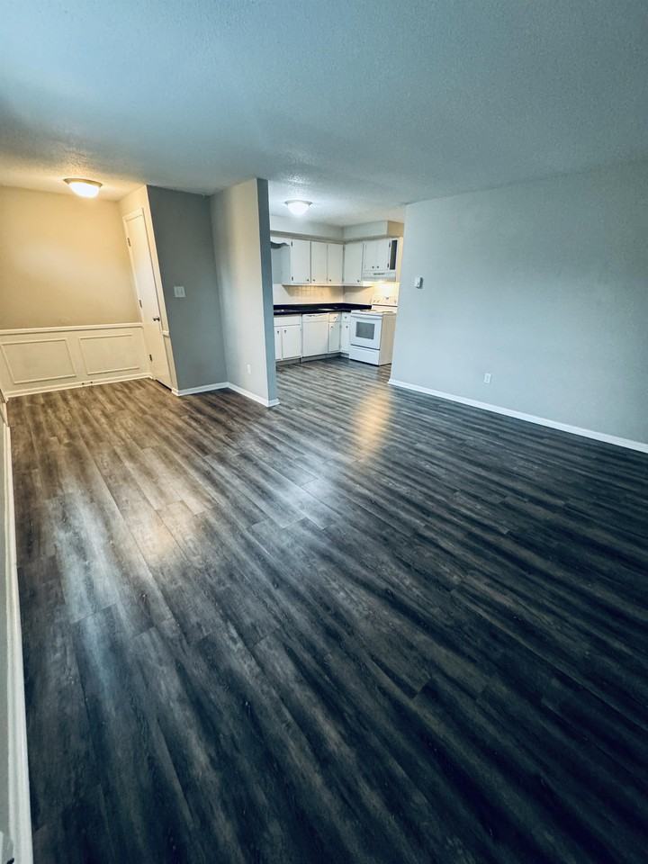 1430 Reckeweg - Photo 2 of 10