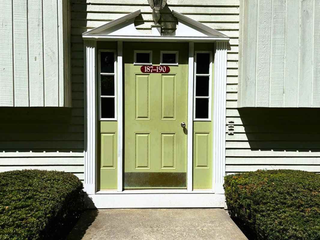 188 Aspetuck Vlg - Photo 3 of 3