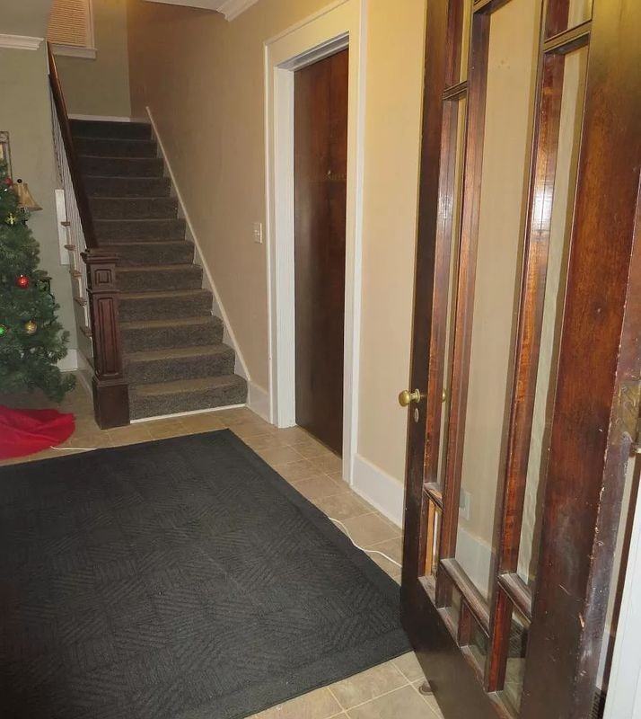 1815 James St ##1 - Photo 2 of 7