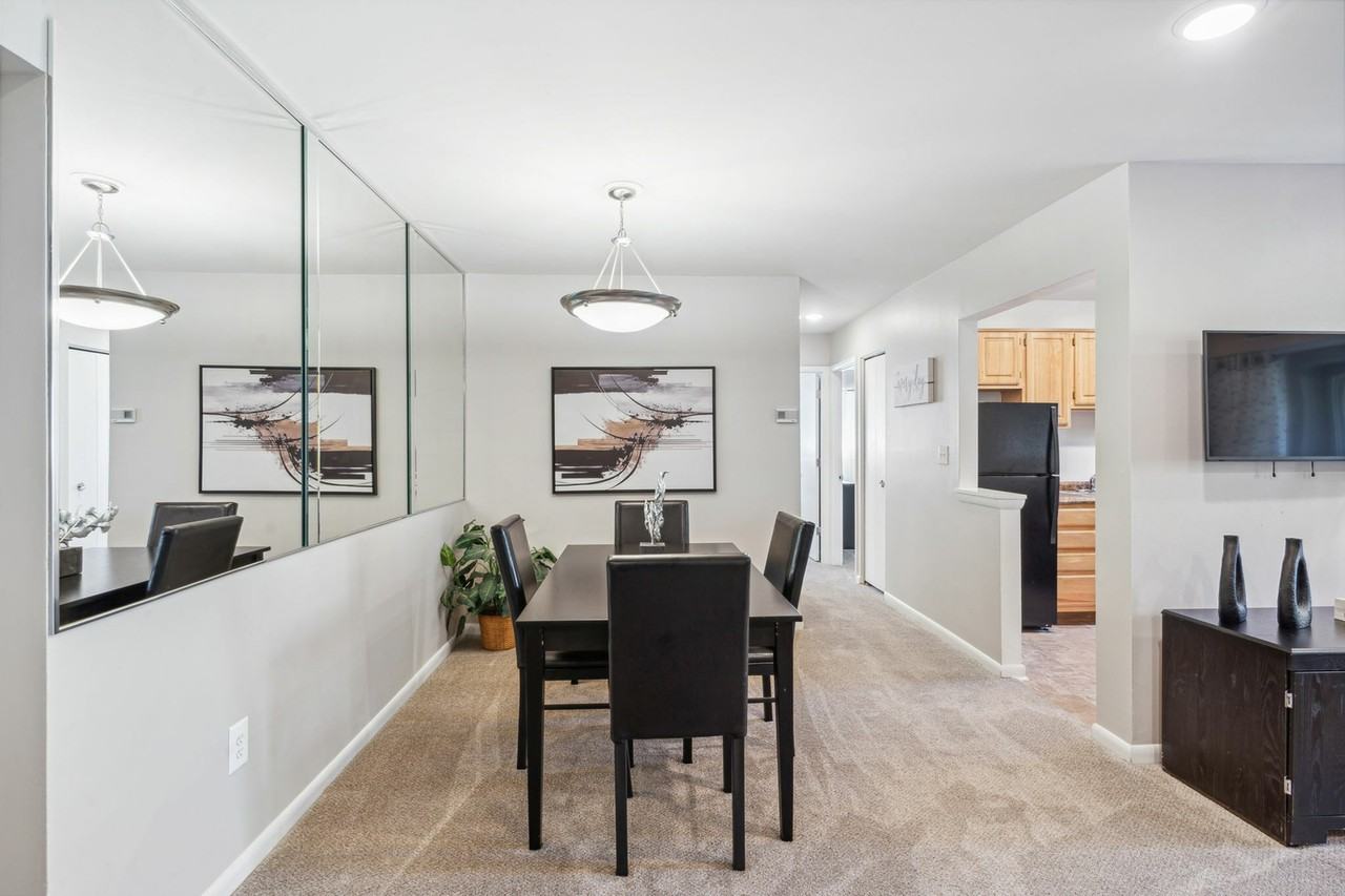 Clarke Manor - Photo 5 of 15