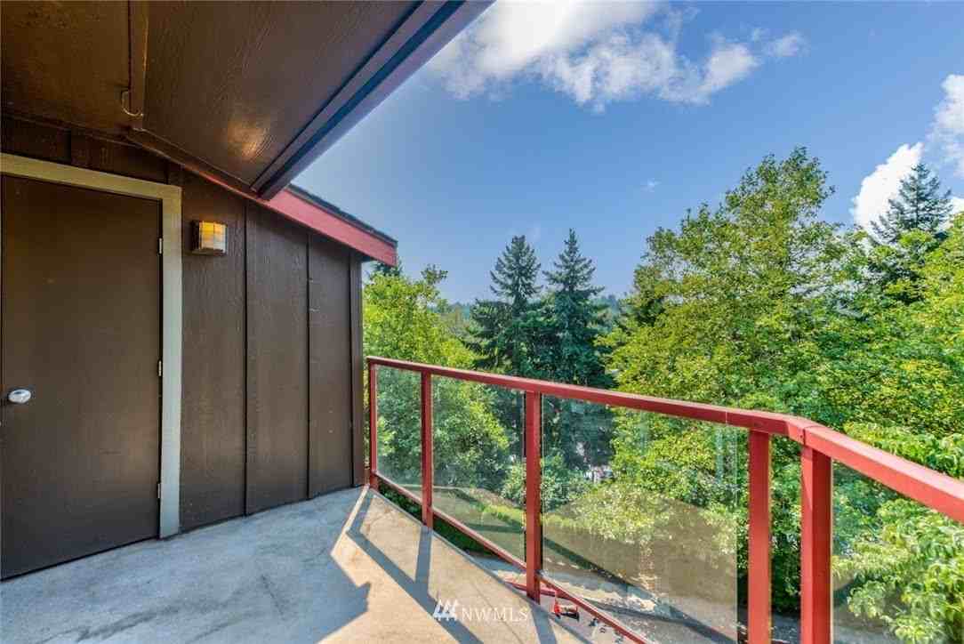 11058 Ne 33rd Pl #D6 - Photo 7 of 10