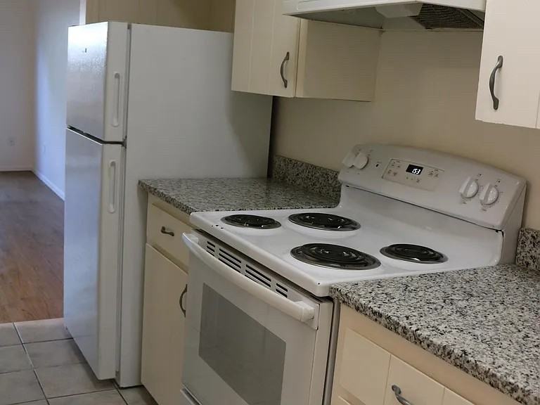 1800 N Gregg Ave #2 - Photo 7 of 12