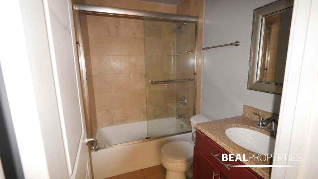 625 West Wrightwood Avenue - Photo 4 of 9