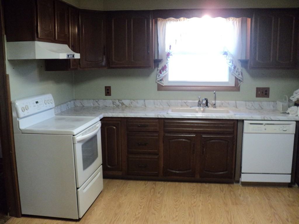 603 Lakeside Dr - Photo 2 of 14