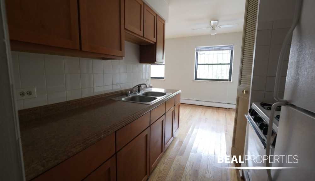 510 West Briar Place #CL1 - Photo 2 of 9