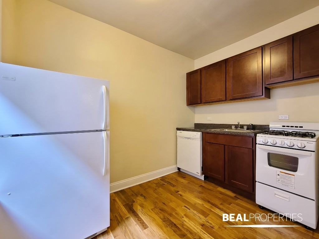 1347 North Dearborn Parkway #5 - Photo 2 of 10