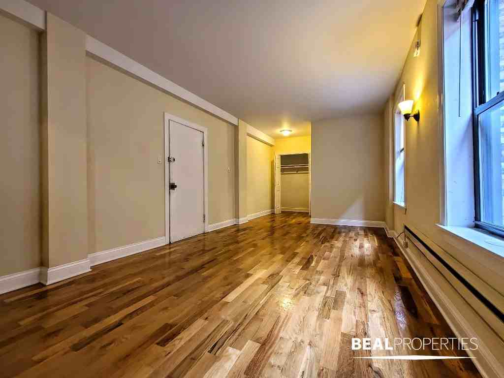 1347 North Dearborn Parkway #5 - Photo 3 of 10