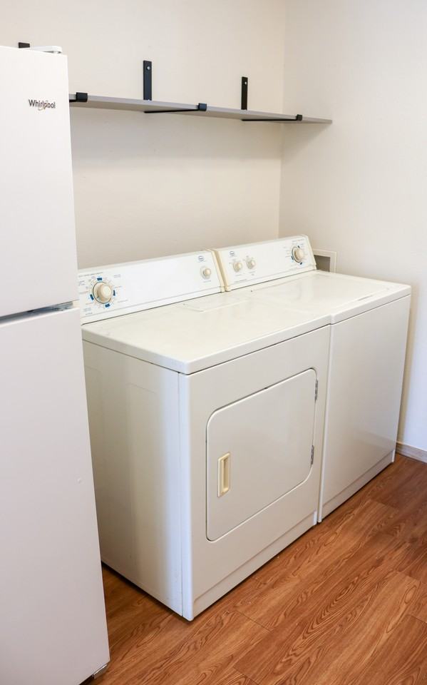 1340 N Oakland Ave #21 - Photo 3 of 20