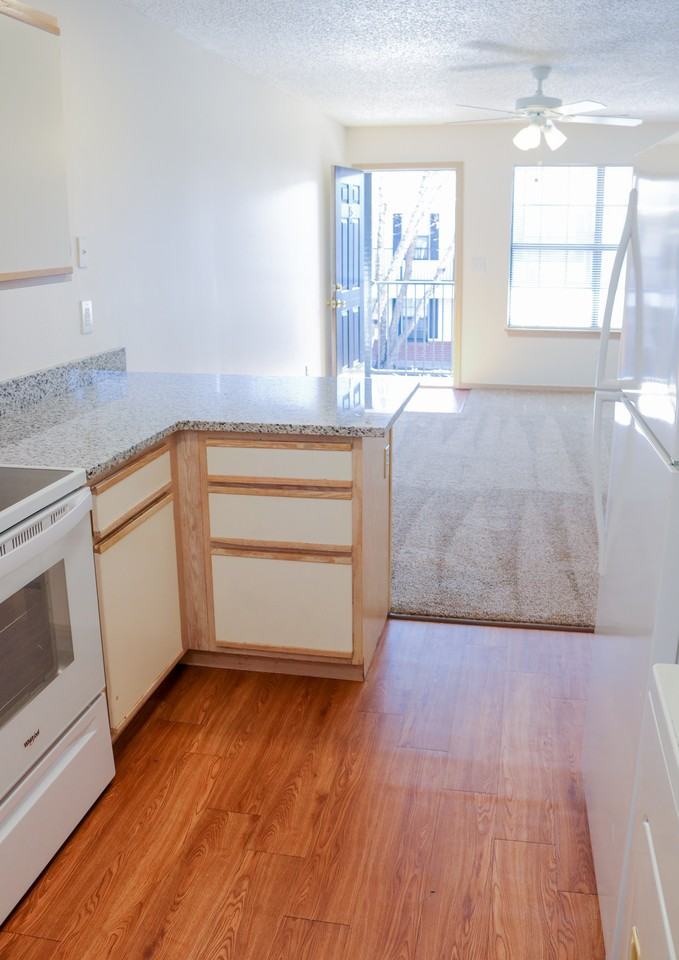 1340 N Oakland Ave #21 - Photo 2 of 20