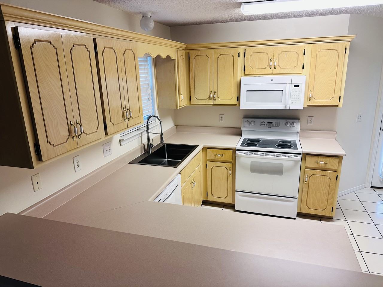 1604 Chadwick Ln #NA - Photo 2 of 12