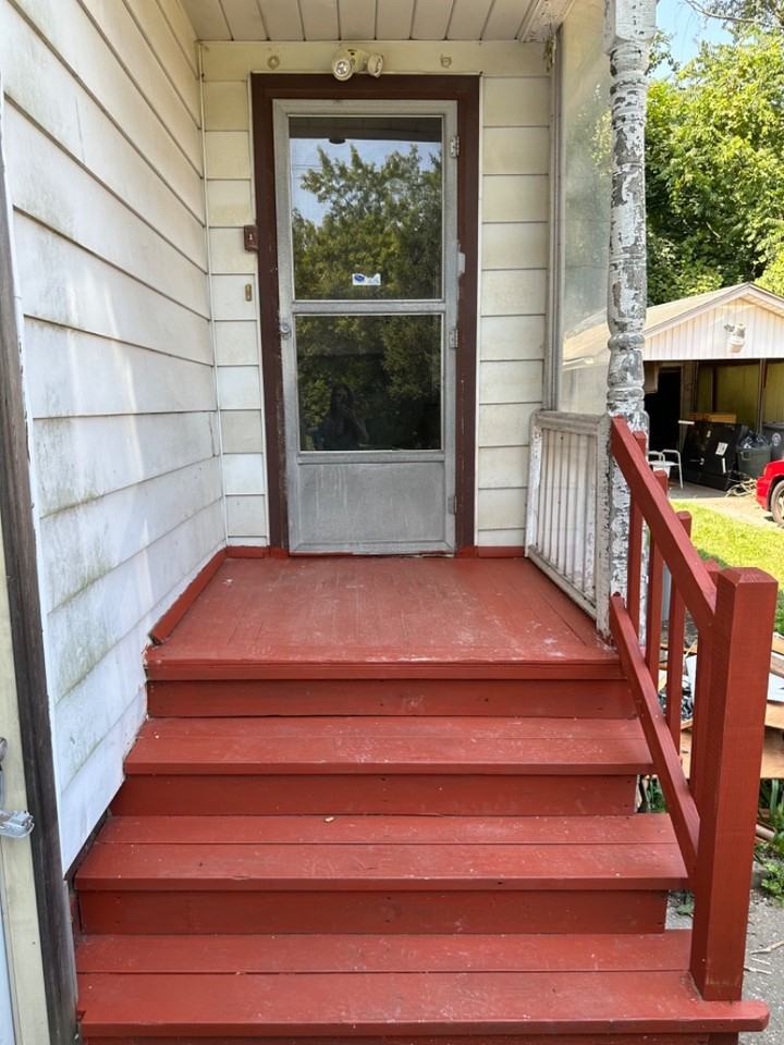 1002 Franklin Ave - Photo 2 of 12
