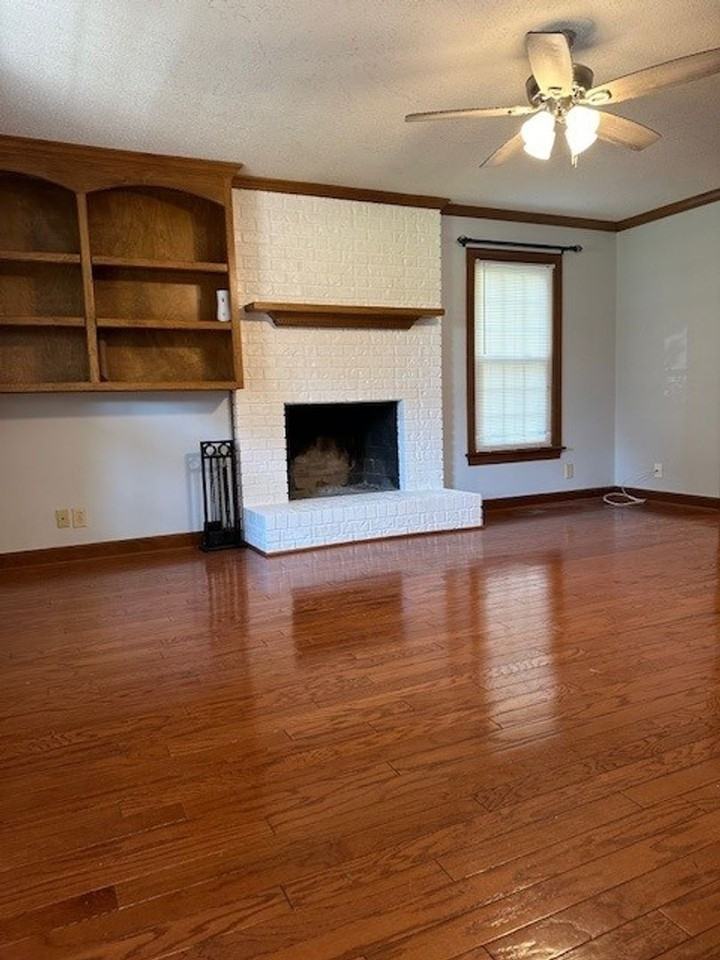 150 Woods Mill Rd - Photo 4 of 36