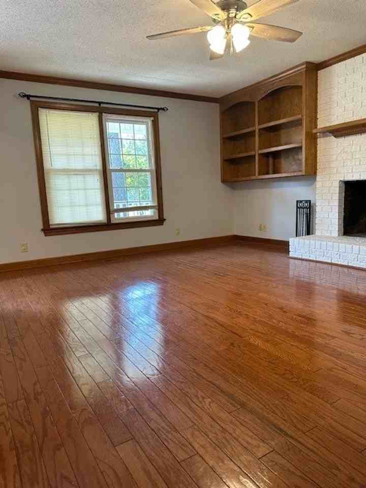 150 Woods Mill Rd - Photo 5 of 36