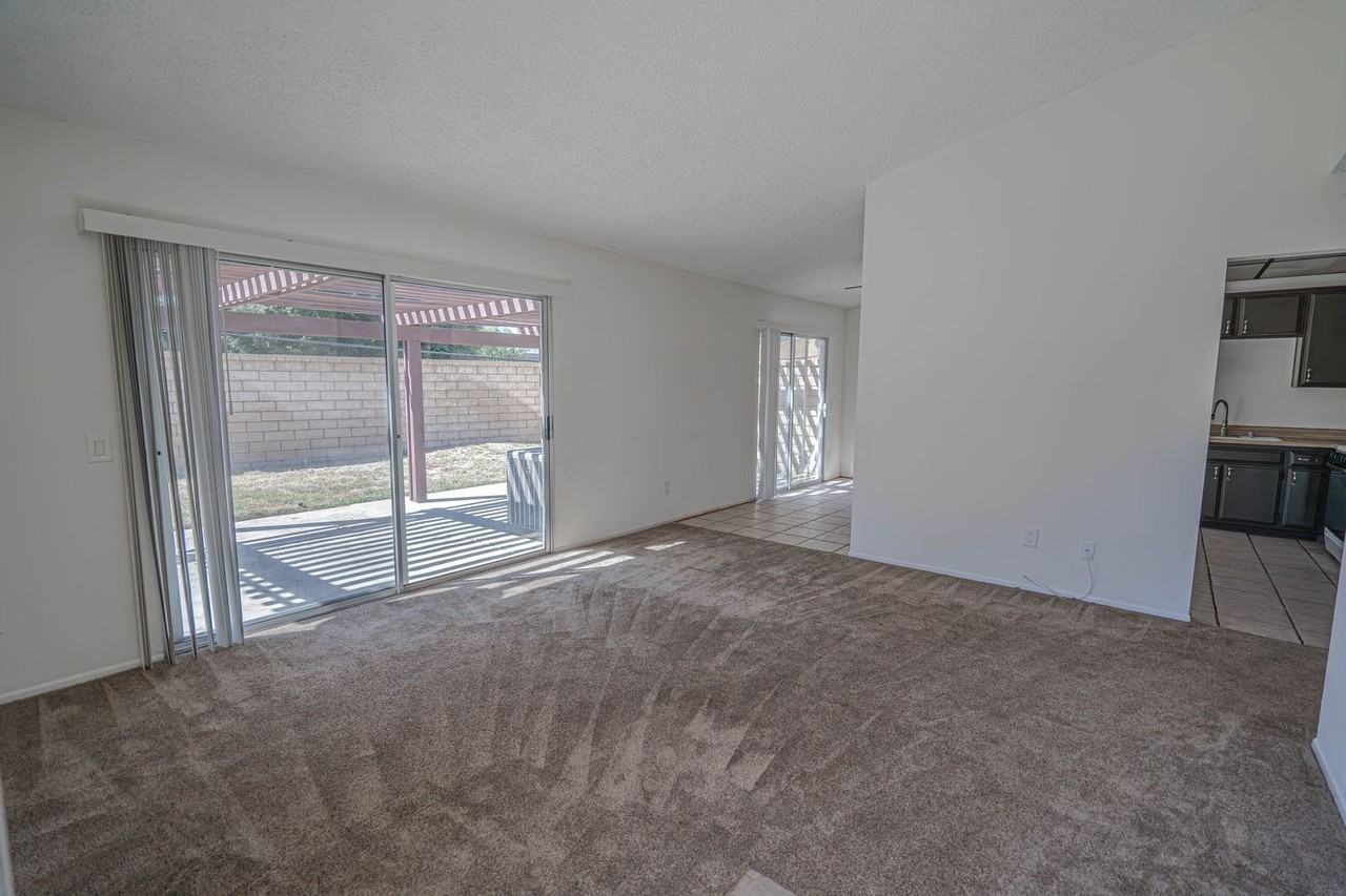 15702 Rosehaven Ln - Photo 2 of 25