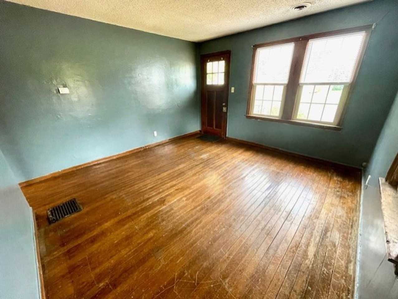 Kelly1206 - Photo 2 of 20